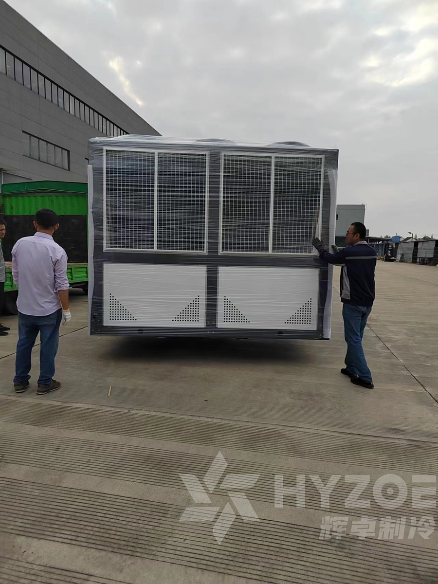 1681298097481685.jpg 60匹風冷裝車發(fā)貨2.jpg